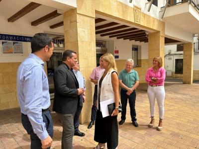 Pradas anuncia la inversió de 6,7 milions d'euros per al servei de transport públic en autobús en la comarca de la Marina Baixa